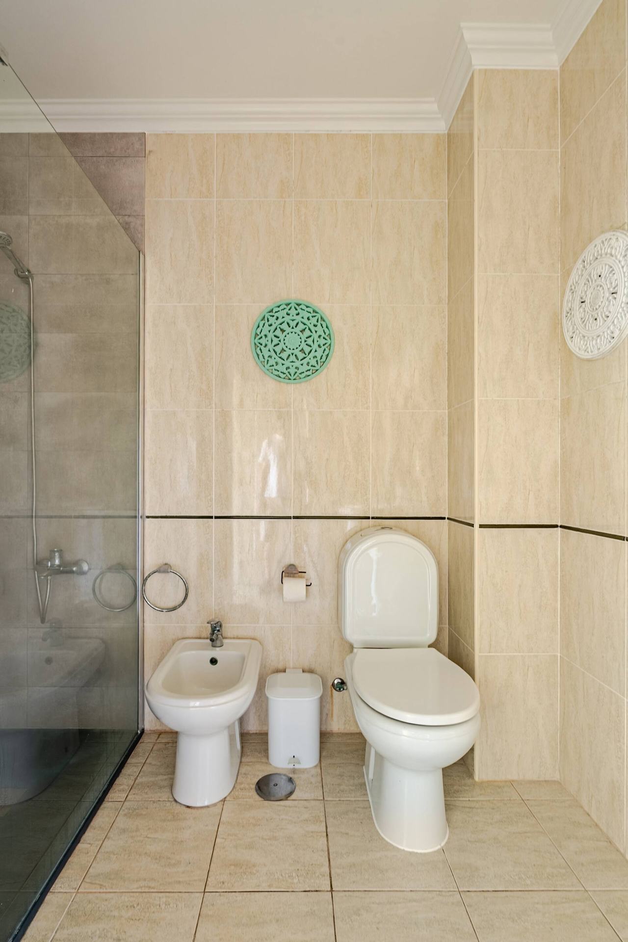 Peniche Beach Apartment Bay — bathroom in Peniche