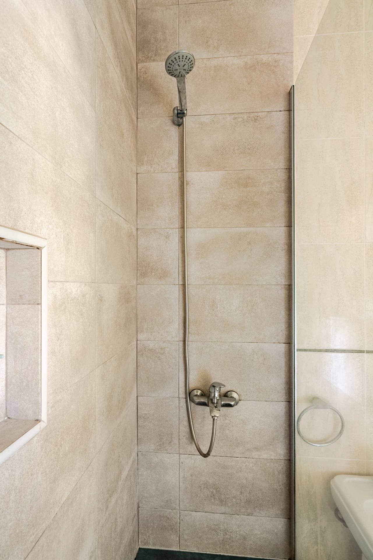 Peniche Beach Apartment Bay — bathroom in Peniche