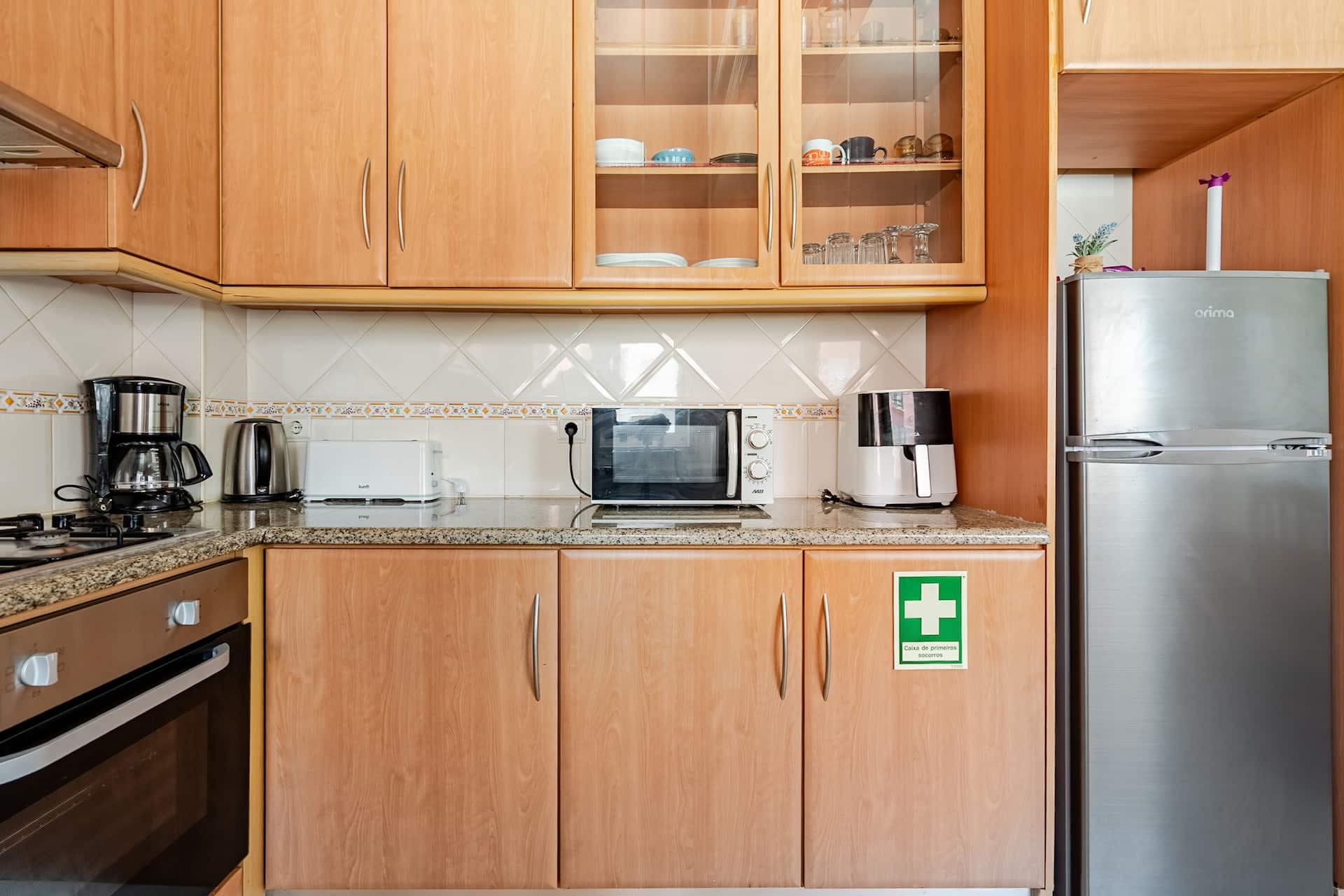 Peniche Beach Apartment Bay — fully equipped kitchen in Peniche