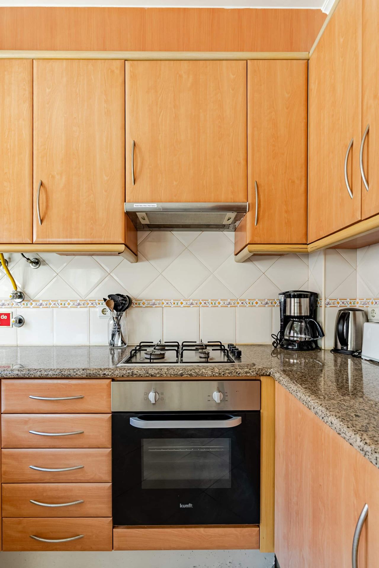 Peniche Beach Apartment Bay — fully equipped kitchen in Peniche