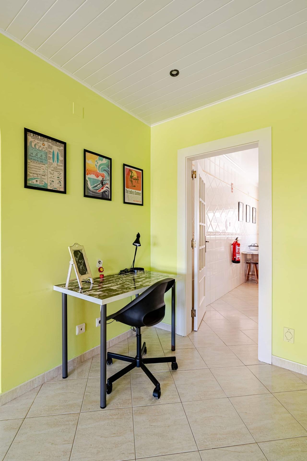 Peniche Beach Apartment Bay — workspace in Peniche