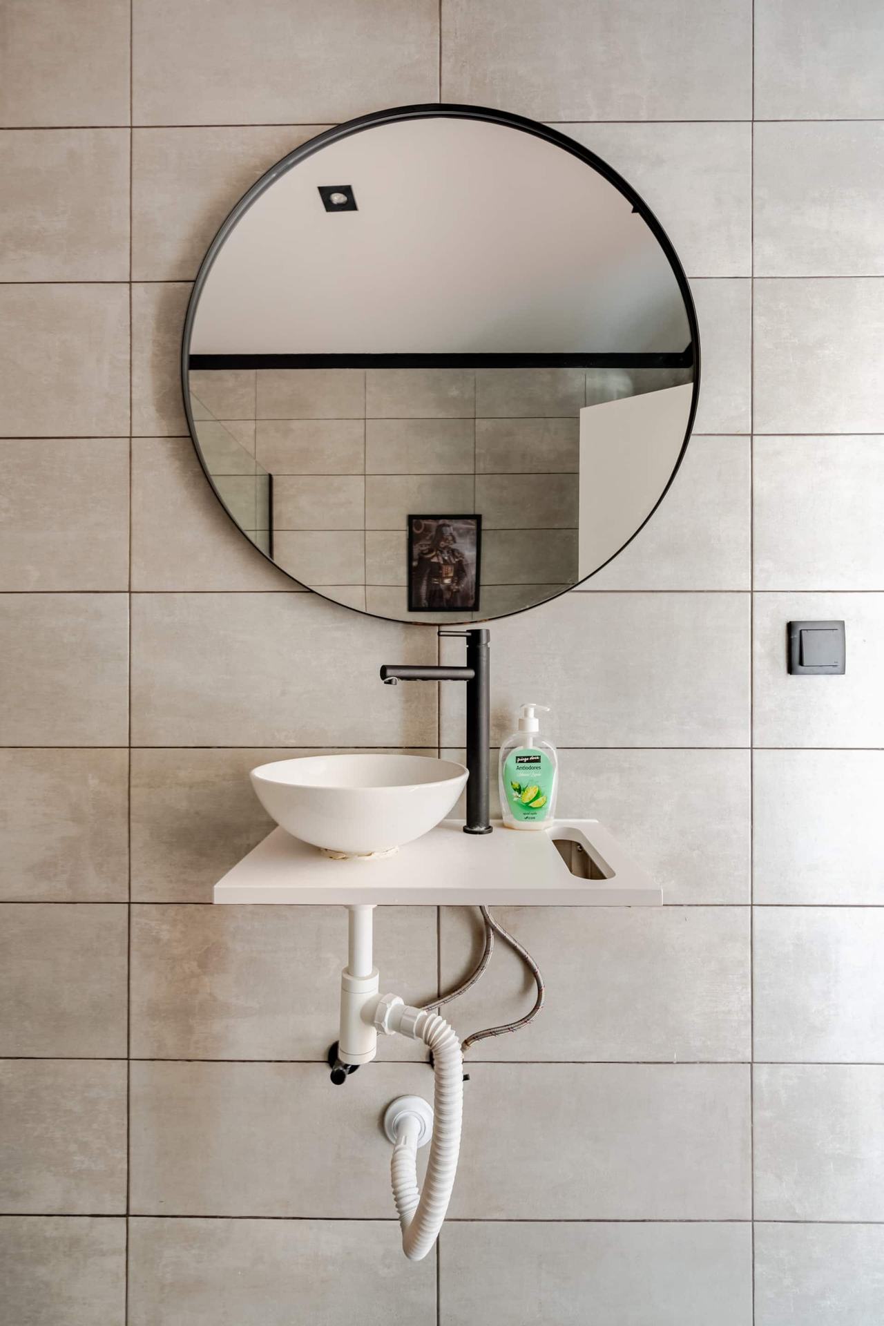 Peniche Beach Apartment Fishermen — bathroom in Peniche