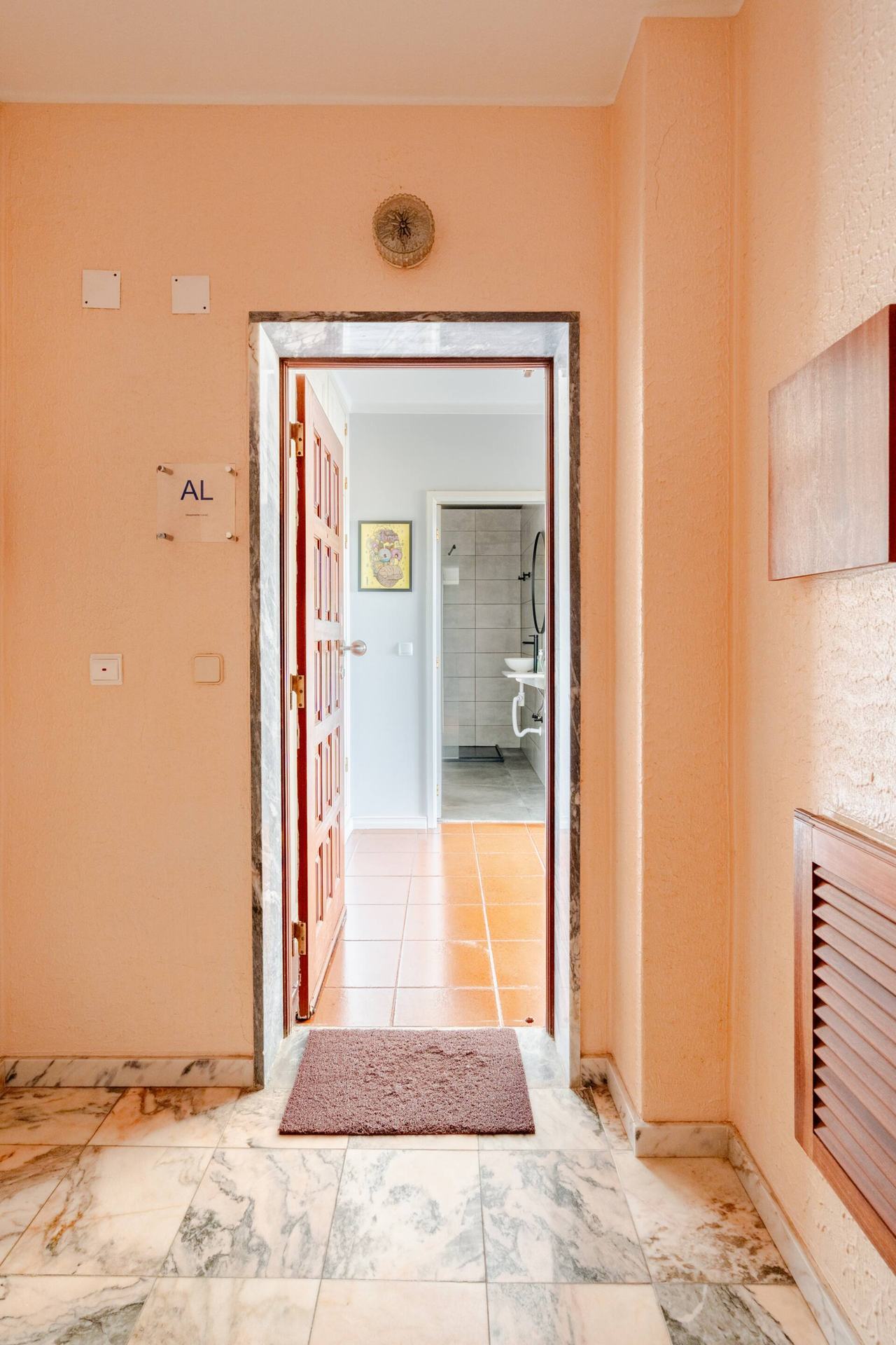 Peniche Beach Apartment Fishermen — entrance in Peniche