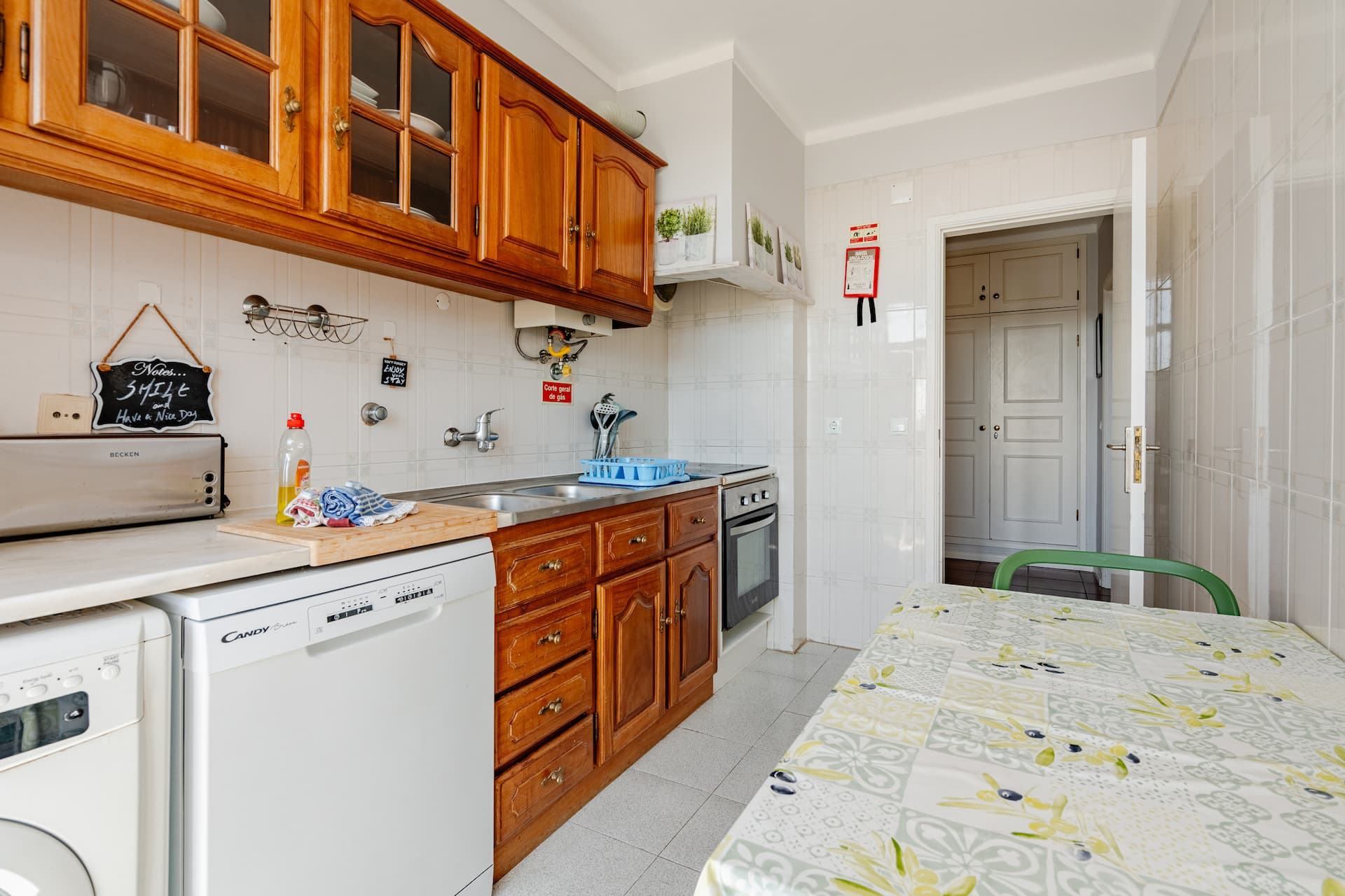 Peniche Beach Apartment Fishermen — fully equipped kitchen in Peniche