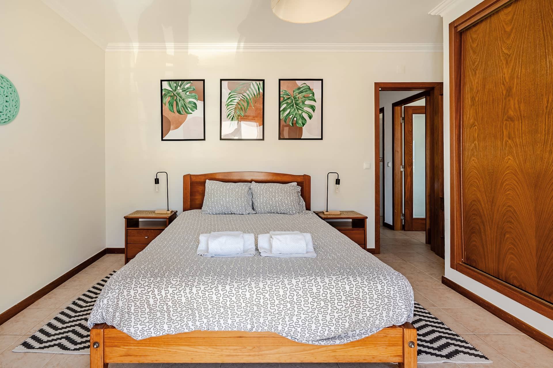 SurfPeniche Ocean View — double bedroom in Peniche