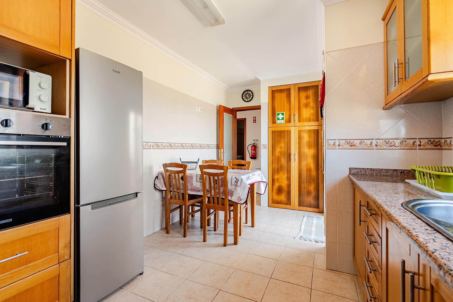 SurfPeniche Ocean View — dining area in Peniche