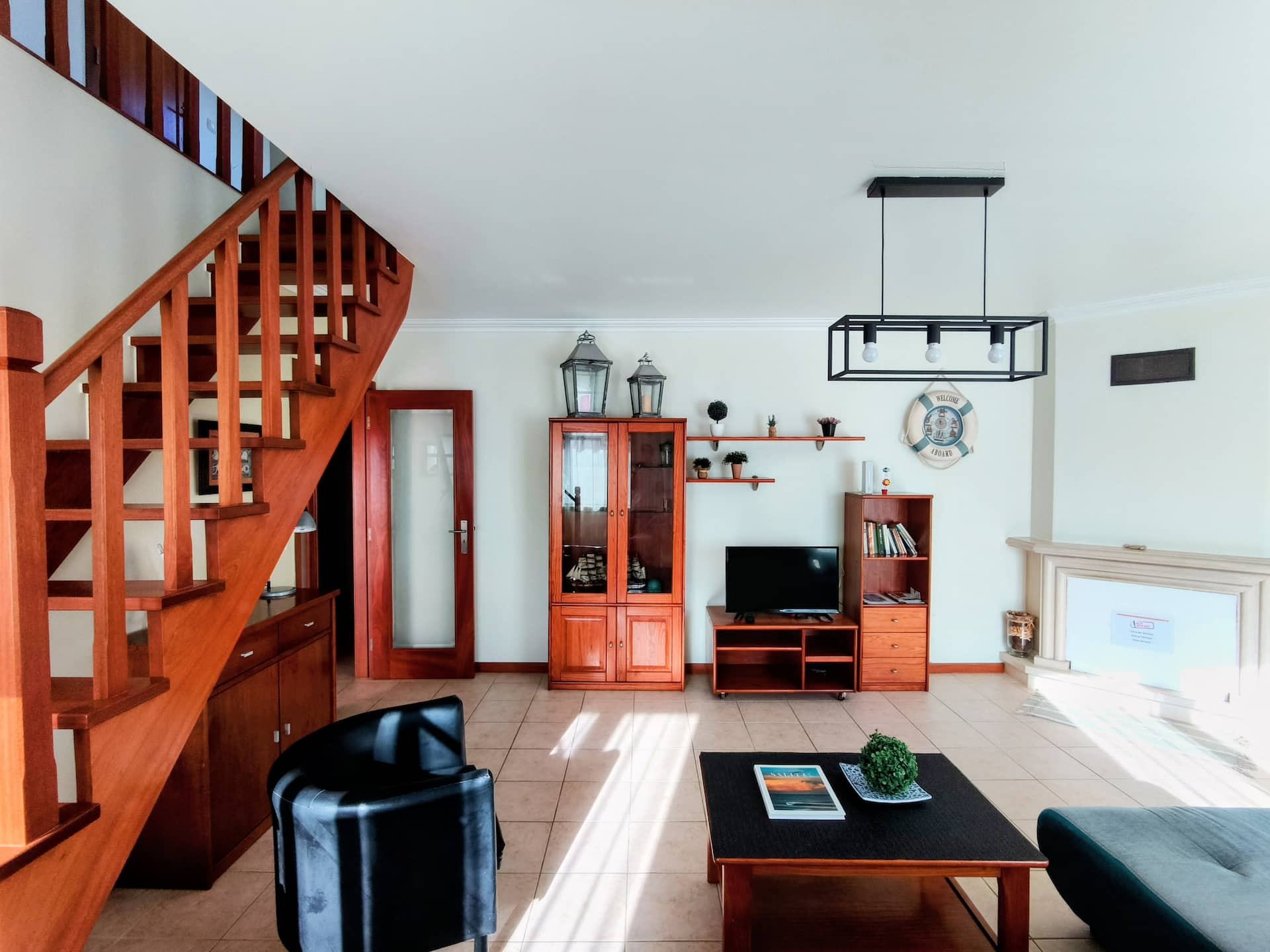 SurfPeniche Ocean View — living room in Peniche
